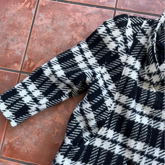 Vintage Black and White Wool Plaid Coat - Picture 7 of 12